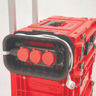 Držák na kabely Qbrick System PRO se zásuvkovou lištou a magnetickou sadou